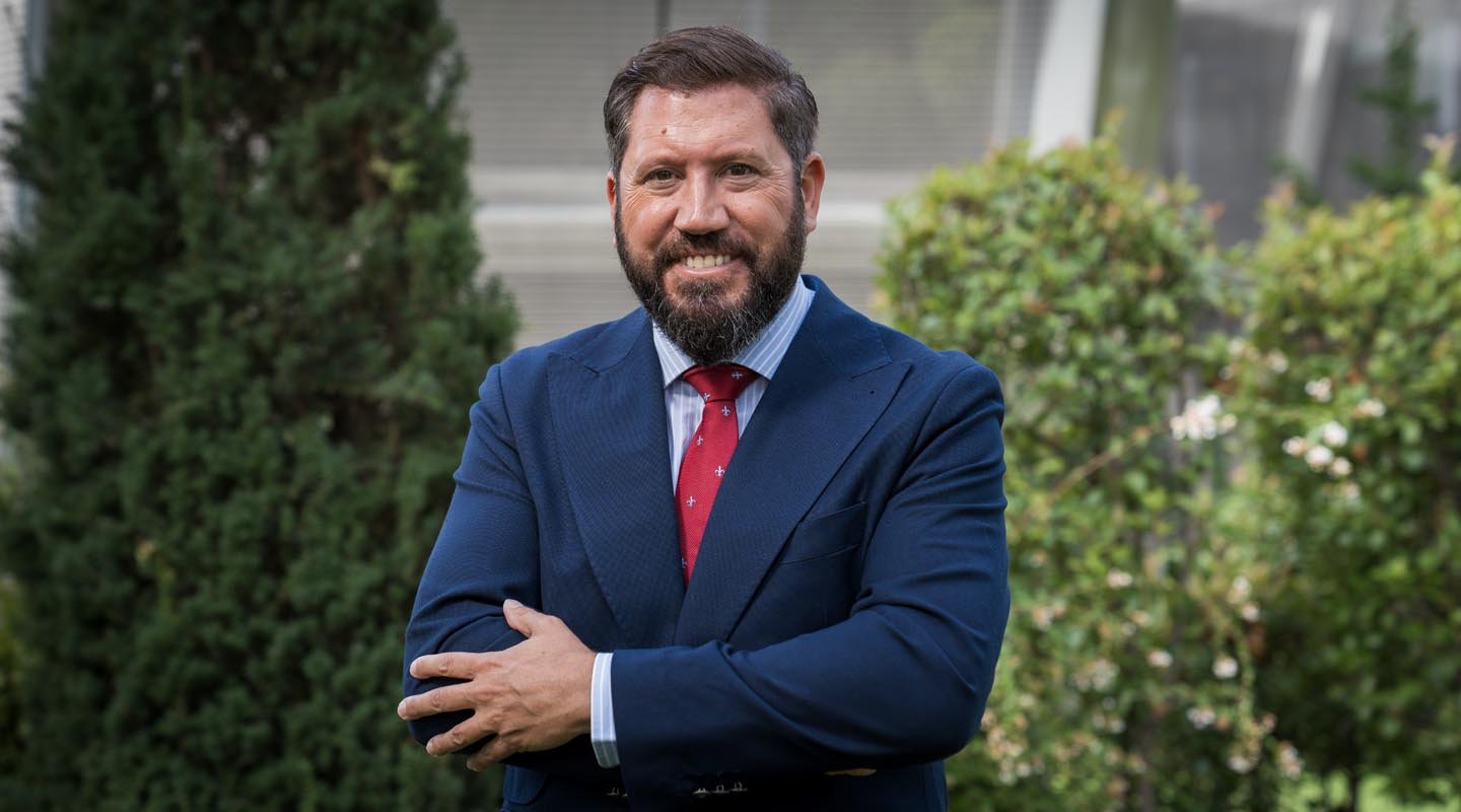 Profesor Carlos Hugo Fernández-Roca