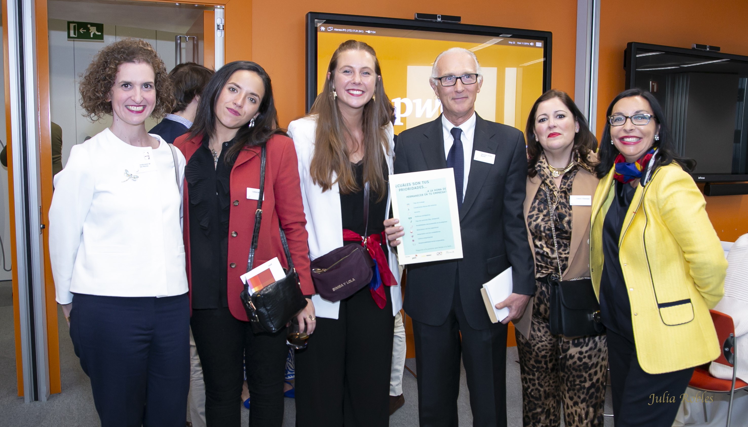 Las mujeres que se incorporan al mundo laboral priman empleos en los que las corporaciones compartan sus valores de vida