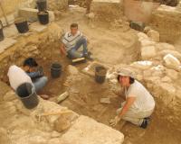 Paloma Villarreal, en unas excavaciones arqueológicas