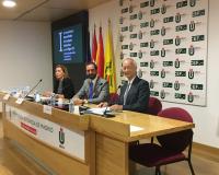 Aurora Centellas, Arturo de las Heras y Dong Yansheng, en la inauguración de las jornadas de idiomas.