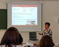 La profesora de la UDIMA, la doctora Manuela Cañizares, durante el congreso en Sevilla.